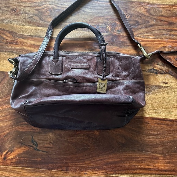 Frye Leather Brown Crossbody Satchel Bag Purse Tote Metal Tag - Picture 1 of 16